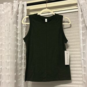 NWT Athleta Ascent Seamless Tank in Aspen Olive - Medium (Out of stock online!)